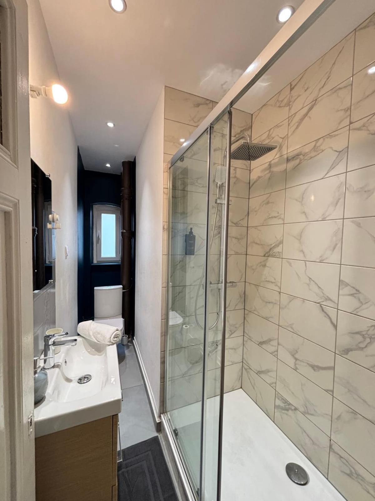 Soh Rent 3 Pieces Gare 3 - Tv - Wifi - Balcon Straatsburg