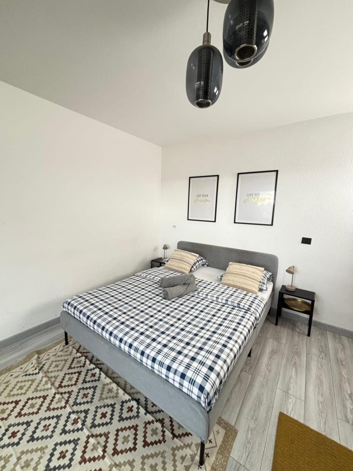 Soh Rent Wifi Terrasse St Aloise Hébergement de vacances Strasbourg