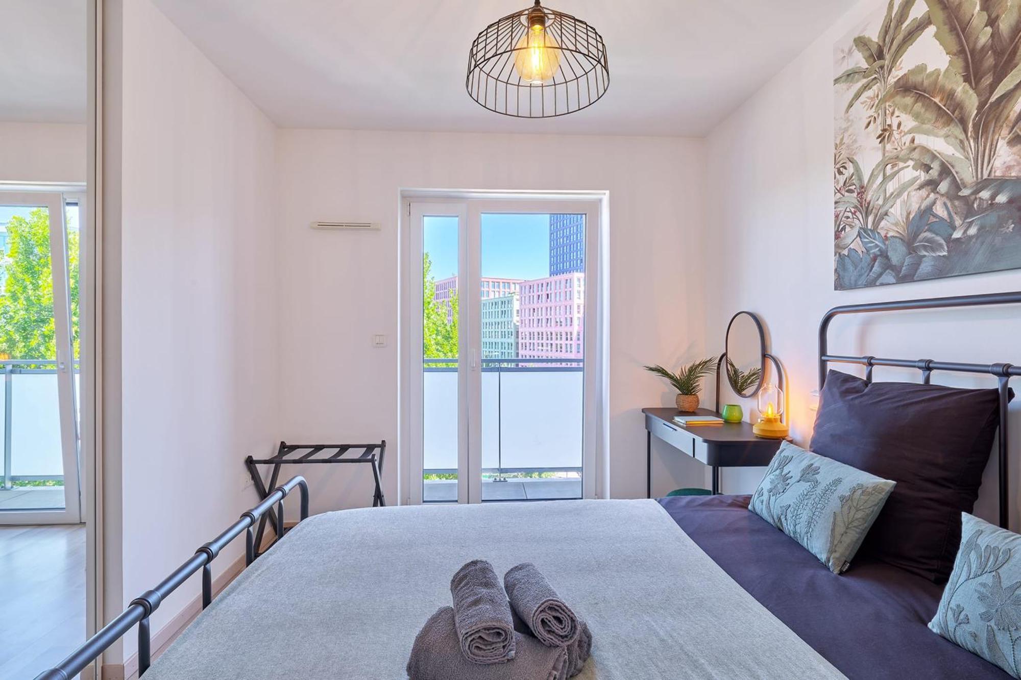 Dans Les Etoiles - 2 Bedroom With Free Parking Near To The City Center Appartement