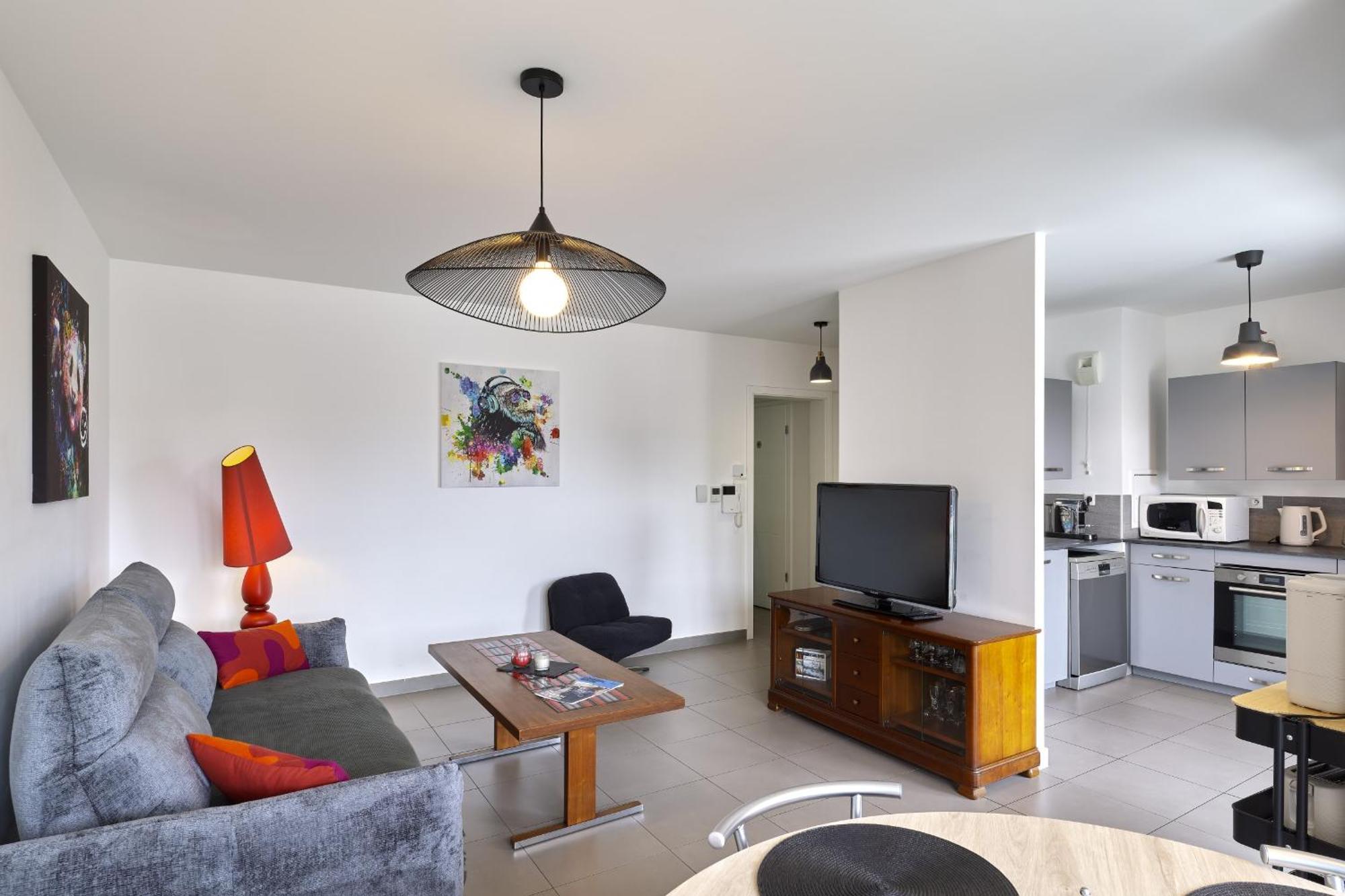 Dans Les Etoiles - 2 Bedroom With Free Parking Near To The City Center Appartement *