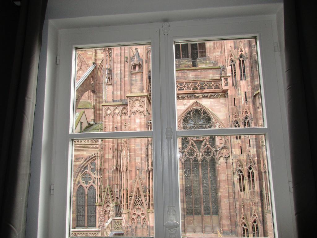 Place De La Cathedrale *