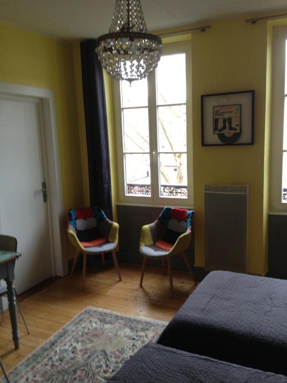 D'hotes La Celestine Bed & Breakfast
