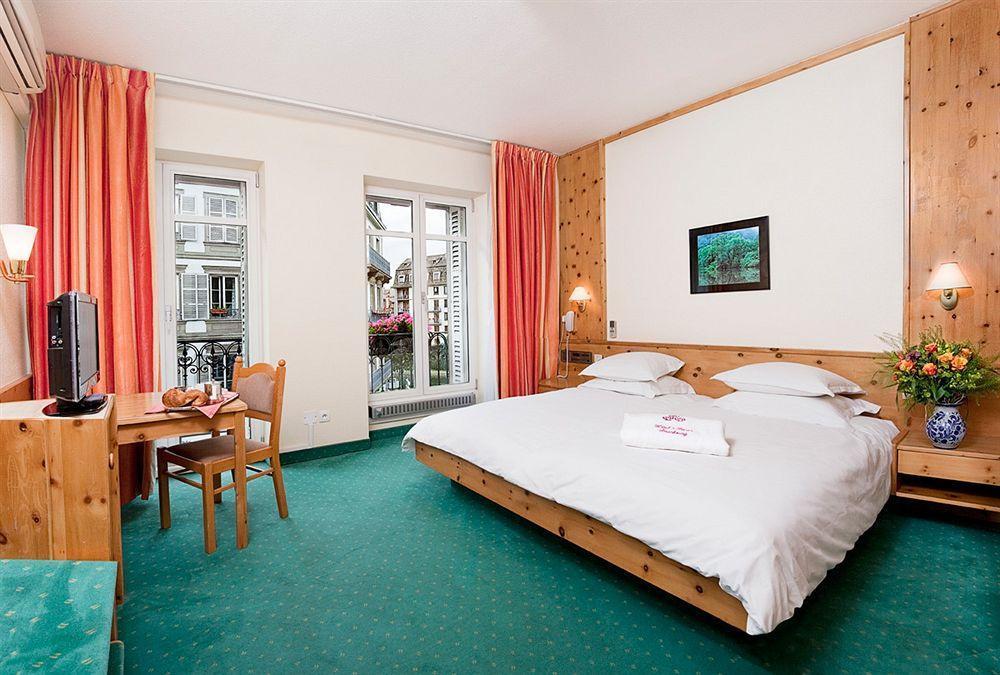Roses Hotel