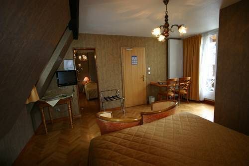 Logis Restaurant Au Cerf D'or Hotel 3*