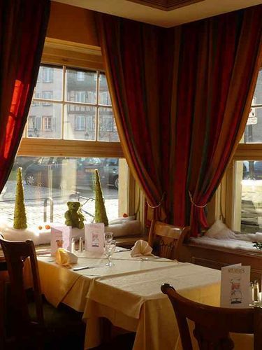 Logis Restaurant Au Cerf D'or Hotel