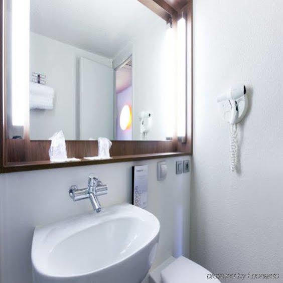 Hotel Kyriad Direct Ouest - Zénith