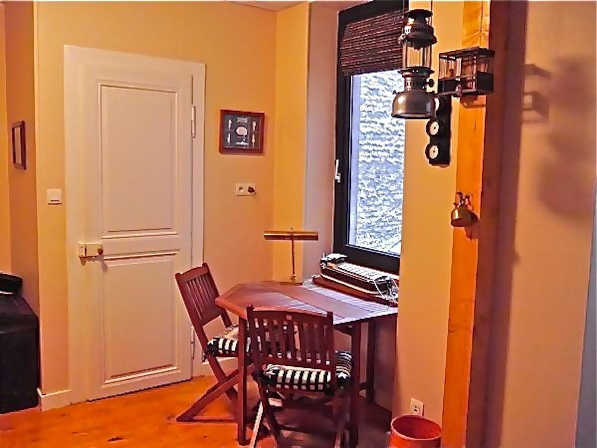 D'hotes La Celestine Bed & Breakfast *