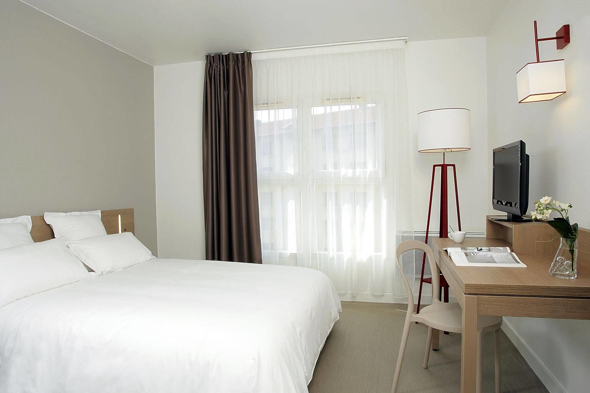 Appart'city Confort Centre Aparthotel 3*