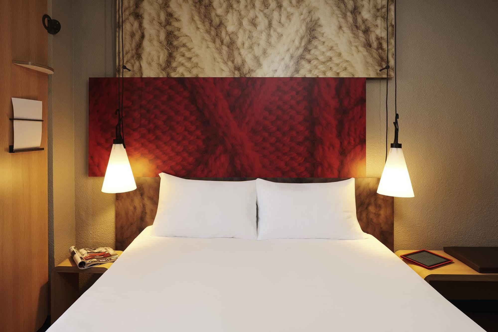 Ibis Centre Gare Hotel 3*
