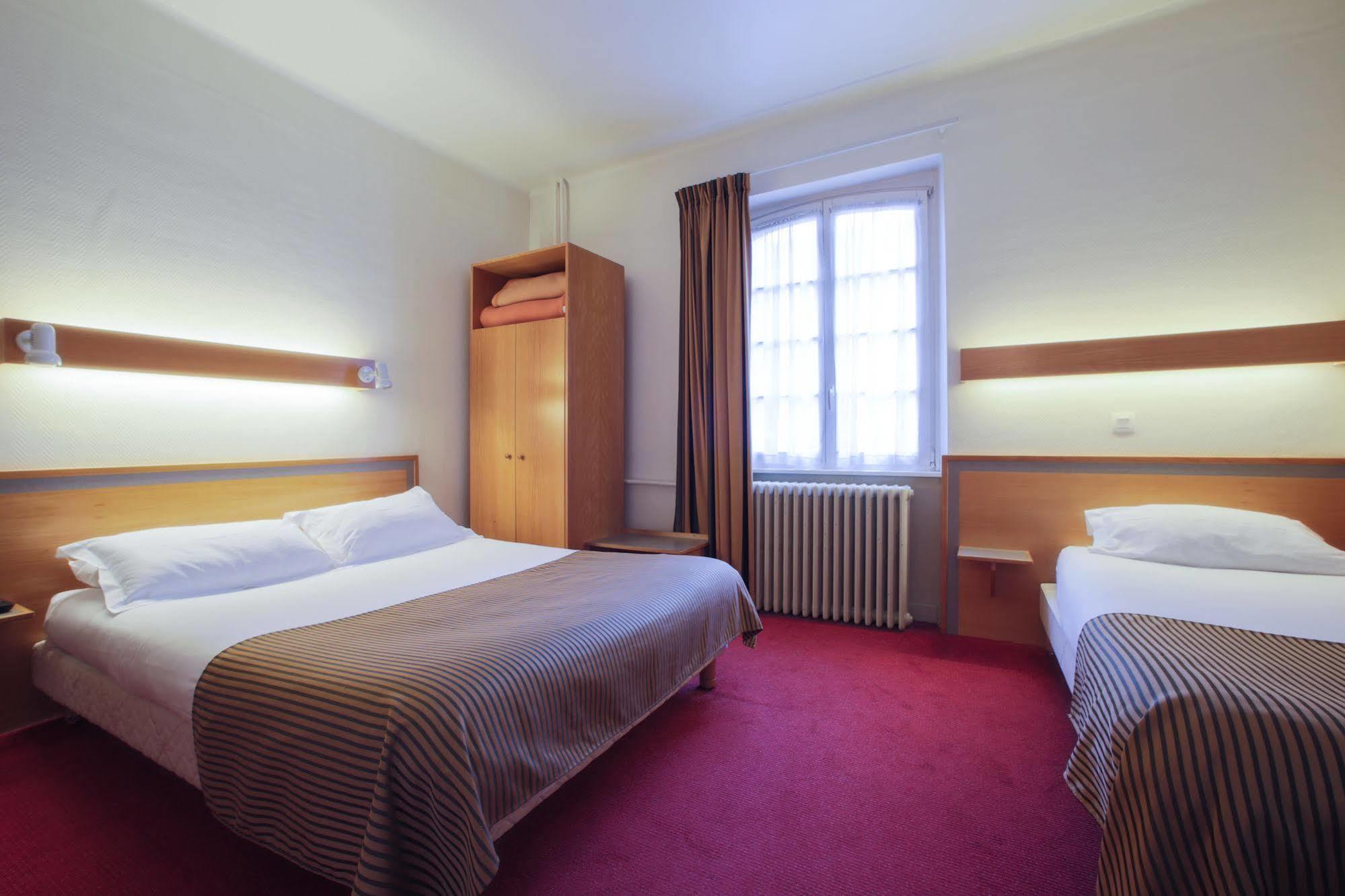 Hotel Des Arts 2*