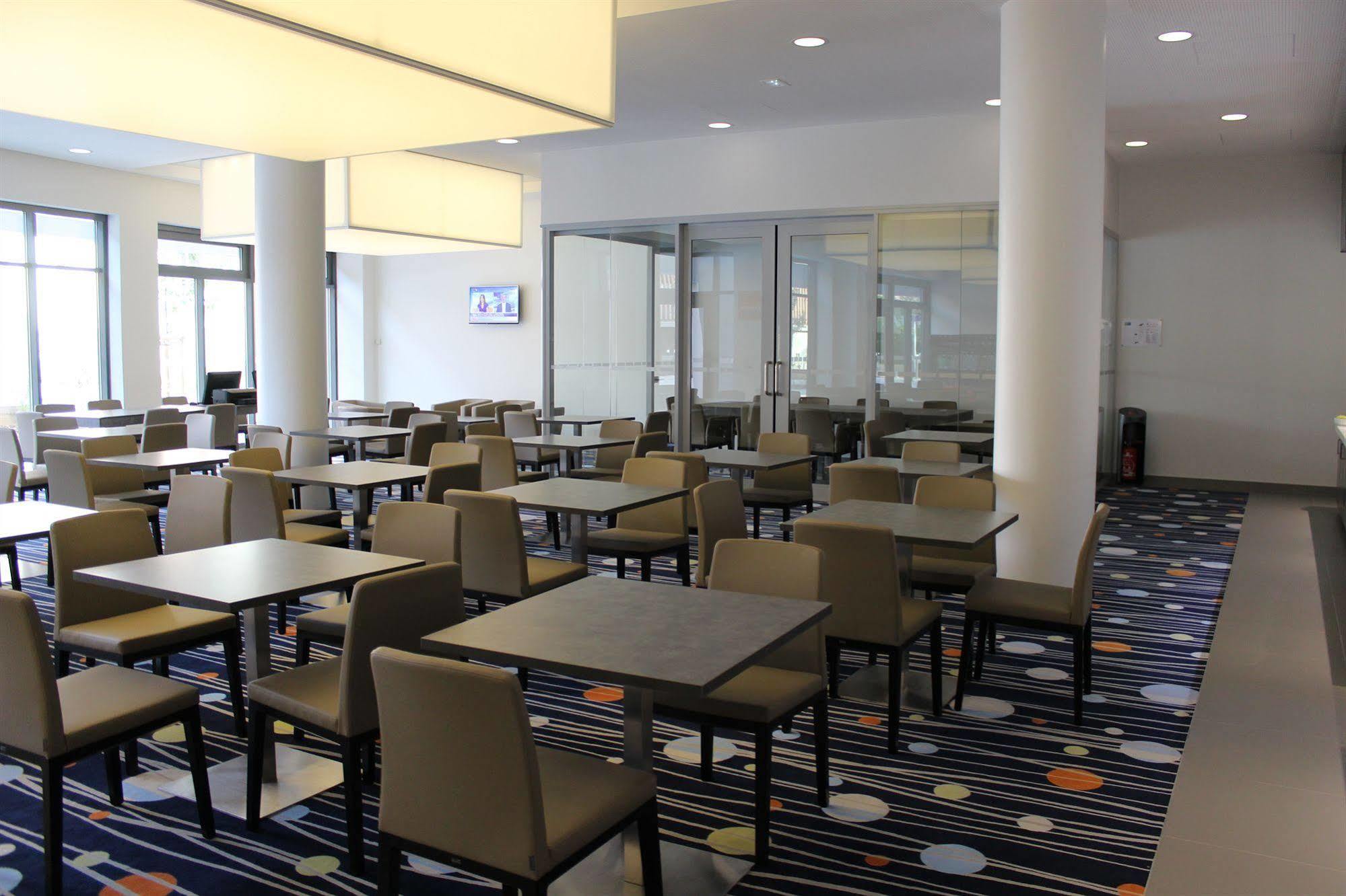 Express Centre By Ihg Hotel