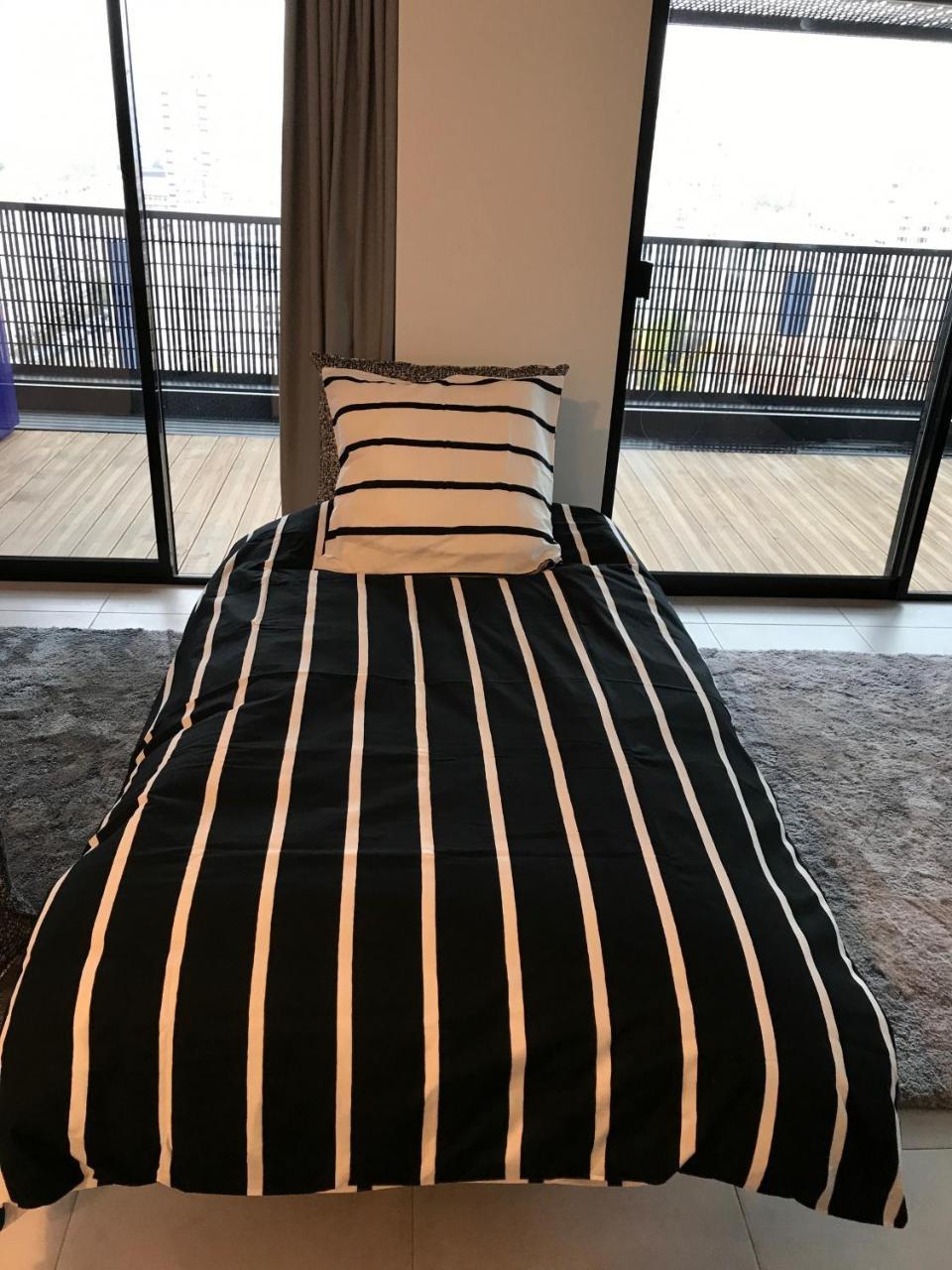 Apartment 38 Rue Du Bassin D'austerlitz 2pc *