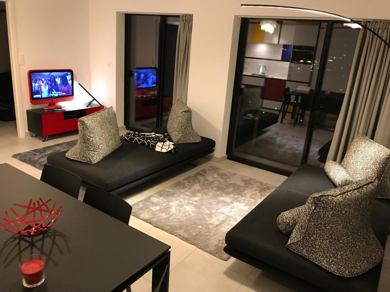 38 Rue Du Bassin D'austerlitz 2pc Apartment