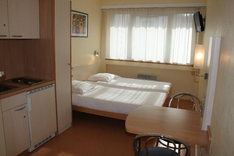 Ibis Styles Centre Republique 2*