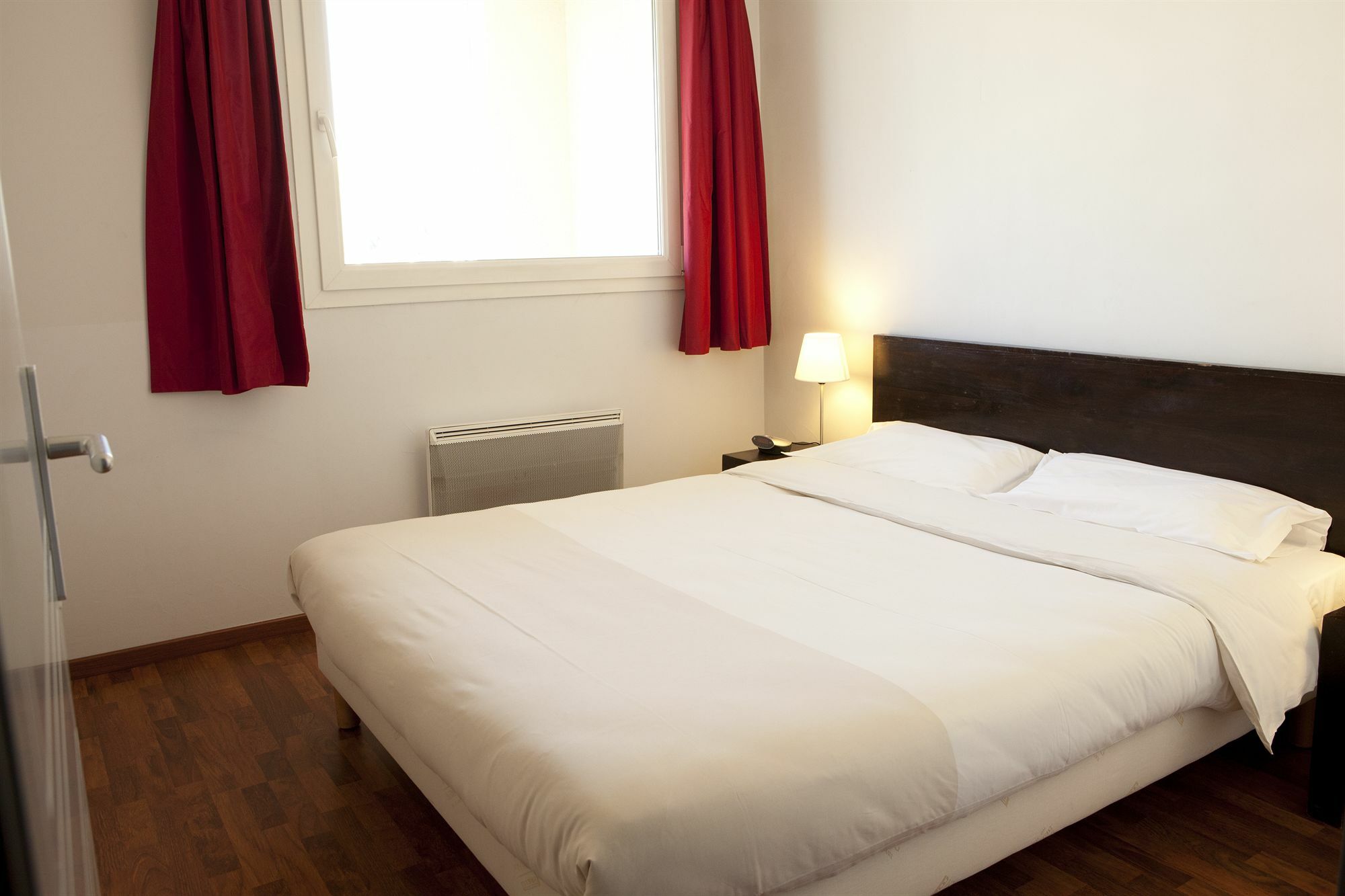 Ruby Apartment *