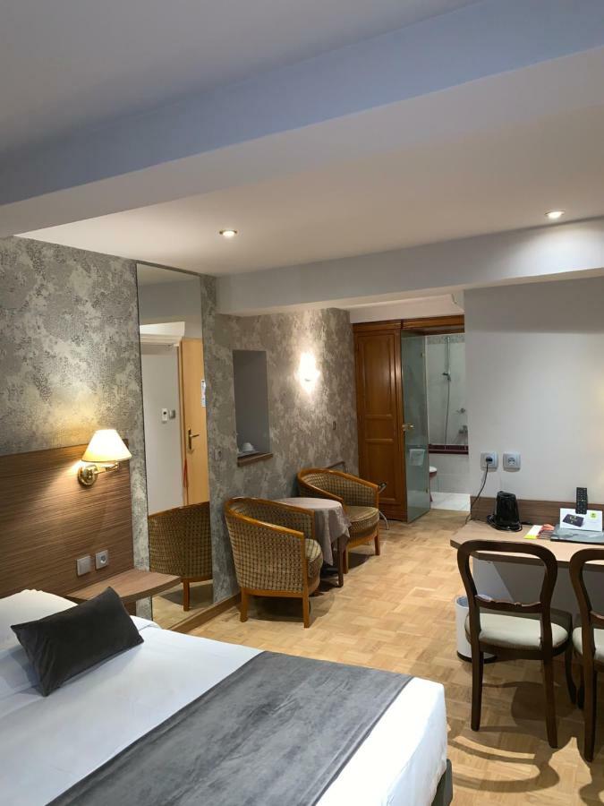Hotel Logis Restaurant Au Cerf D'or 3*
