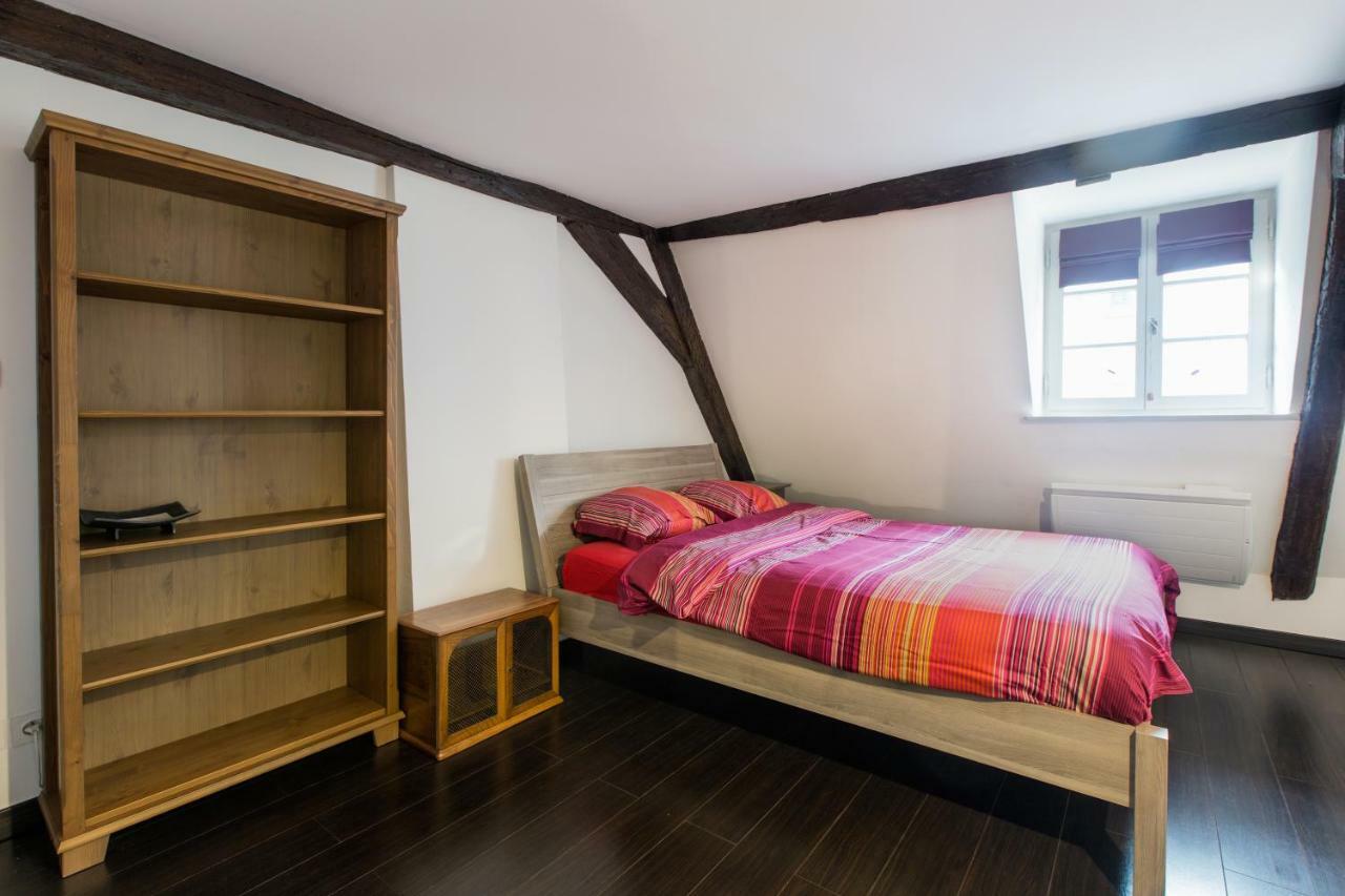 Triplex Avec Poutres Apparentes Apartment