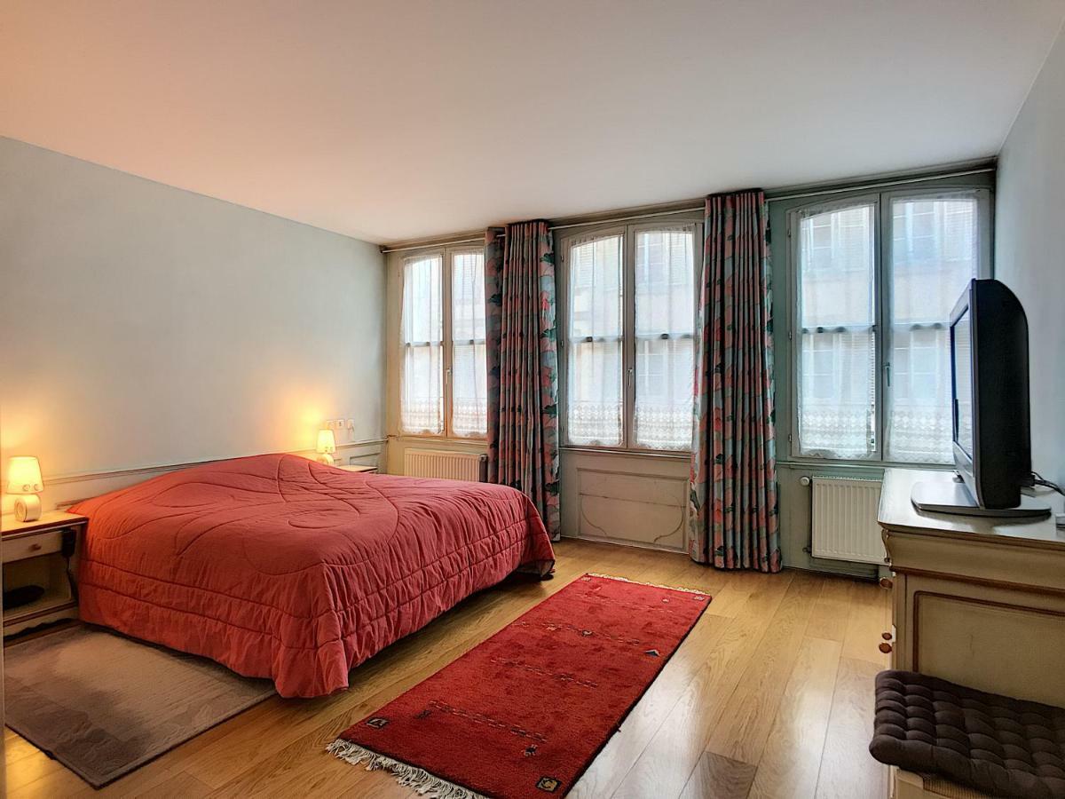 Apartment 10 Place De La Cathedrale Straßburg