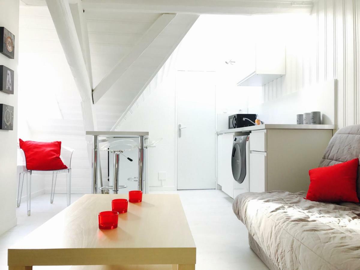 Apartment F1 Atypique Au Centre De