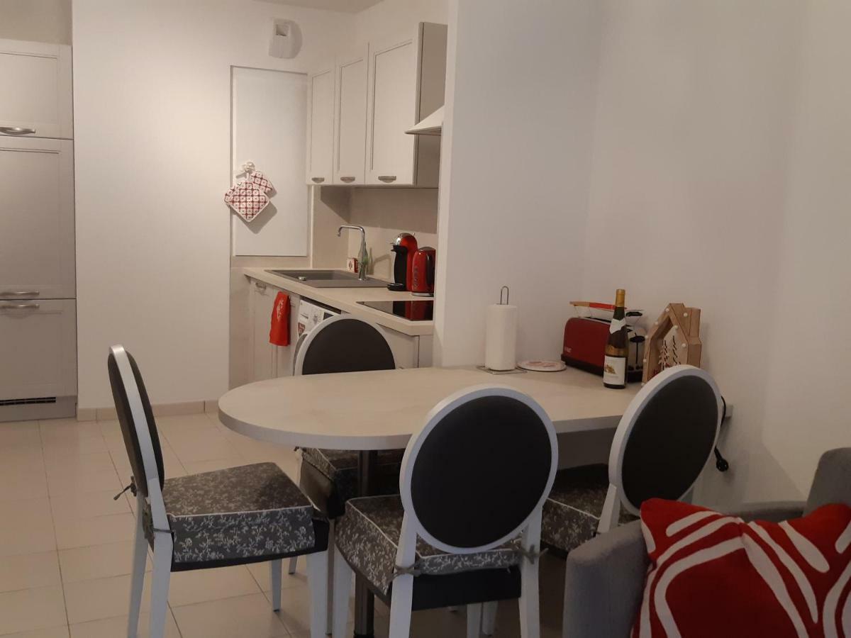 Le Carre Des Fleurs Apartment