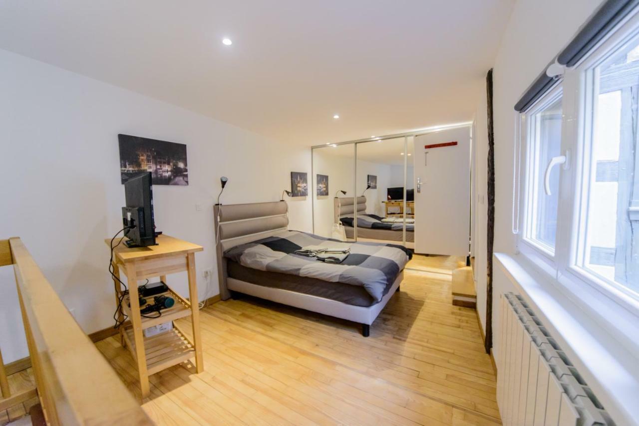 Cosy & Quiet Flat In Historical Lively Center Of *