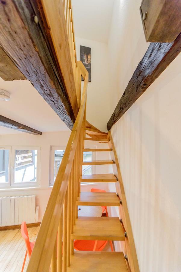 Cosy & Quiet Flat In Historical Lively Center Of Apartment *