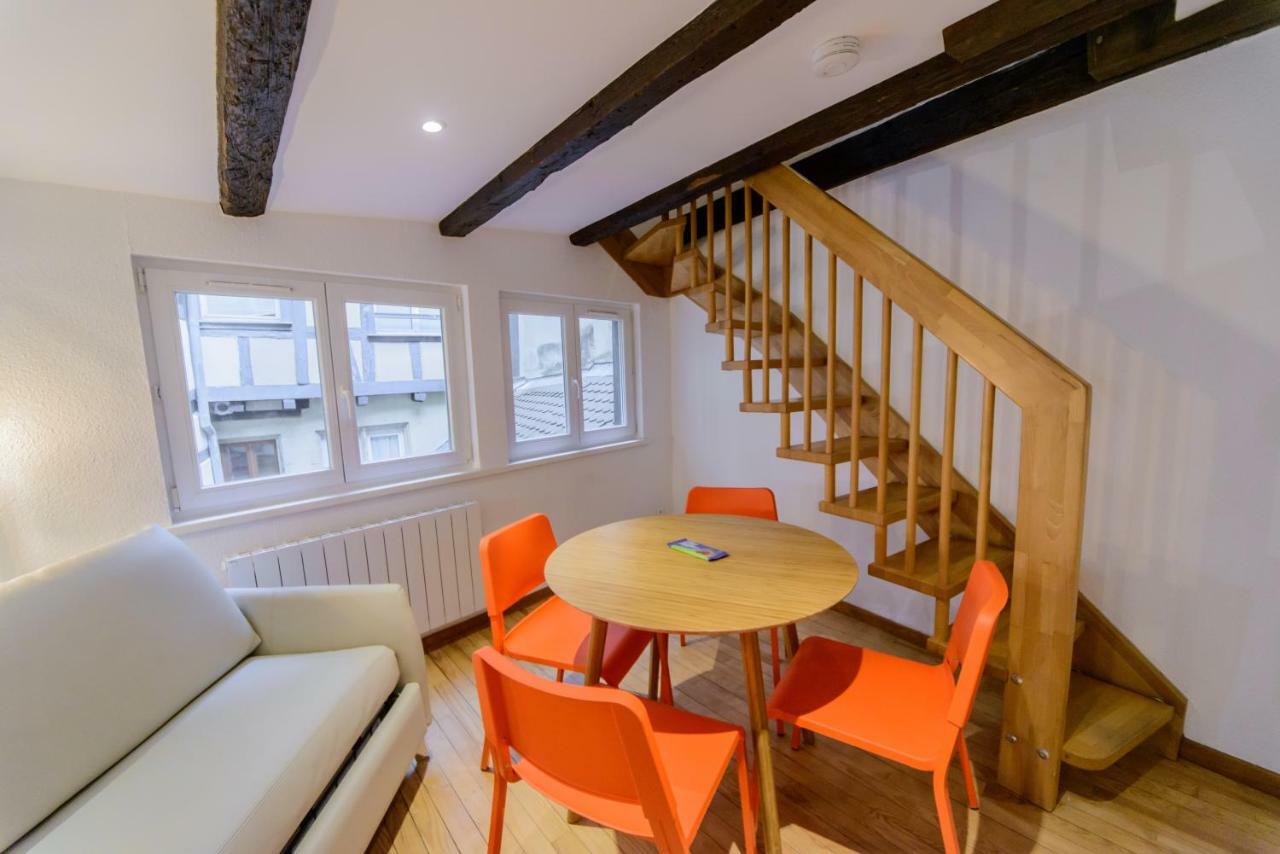 Cosy & Quiet Flat In Historical Lively Center Of Apartment *