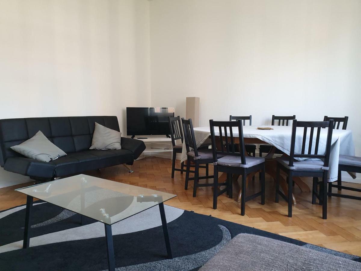 Centre Le 85, Superbe F5, 125m2, 5 Pieces Appartement *
