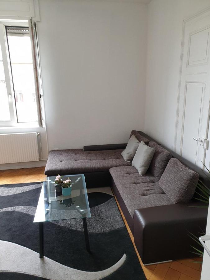 Centre Le 85, Superbe F5, 125m2, 5 Pieces Appartement