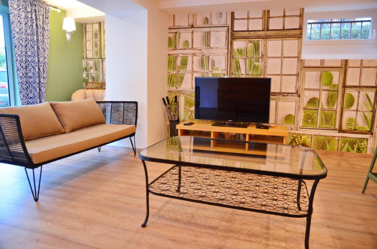 Embassy Corner Apartment