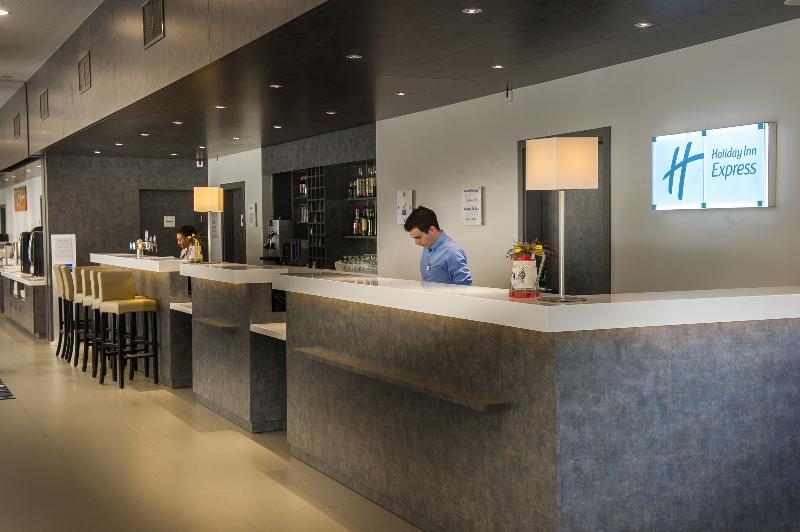 Express Centre By Ihg Hotel 3*