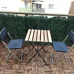 Cosy Colette,climatisé avec stationnement gratuit.