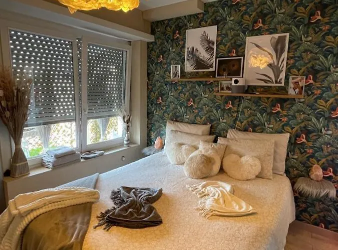 Guest Room \