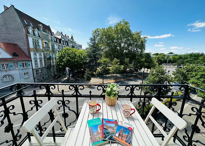 4 Etoiles Magnifique Neustadt - Spacieux, Central & Elegant Avec Balcon Et Belle Vue