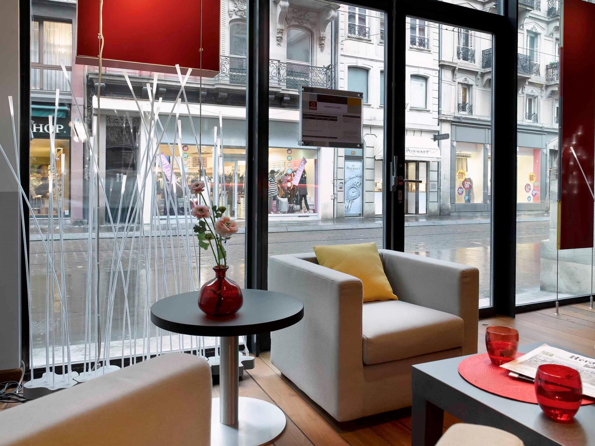Adagio Place Kleber Aparthotel 4*