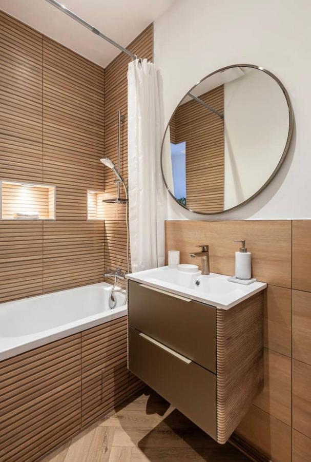 Apartment Deluxe Prive Centre Avec Parking Gratuit *