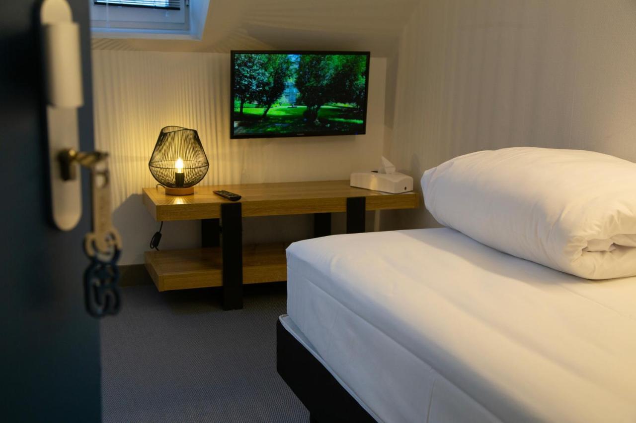 Victoria Hotel 3*