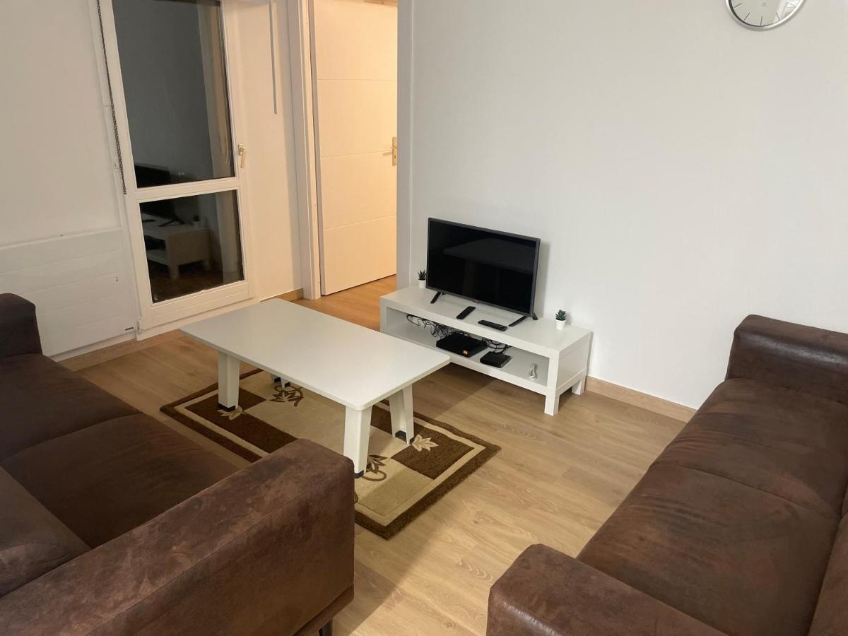 2 Piece Equipe Appartement