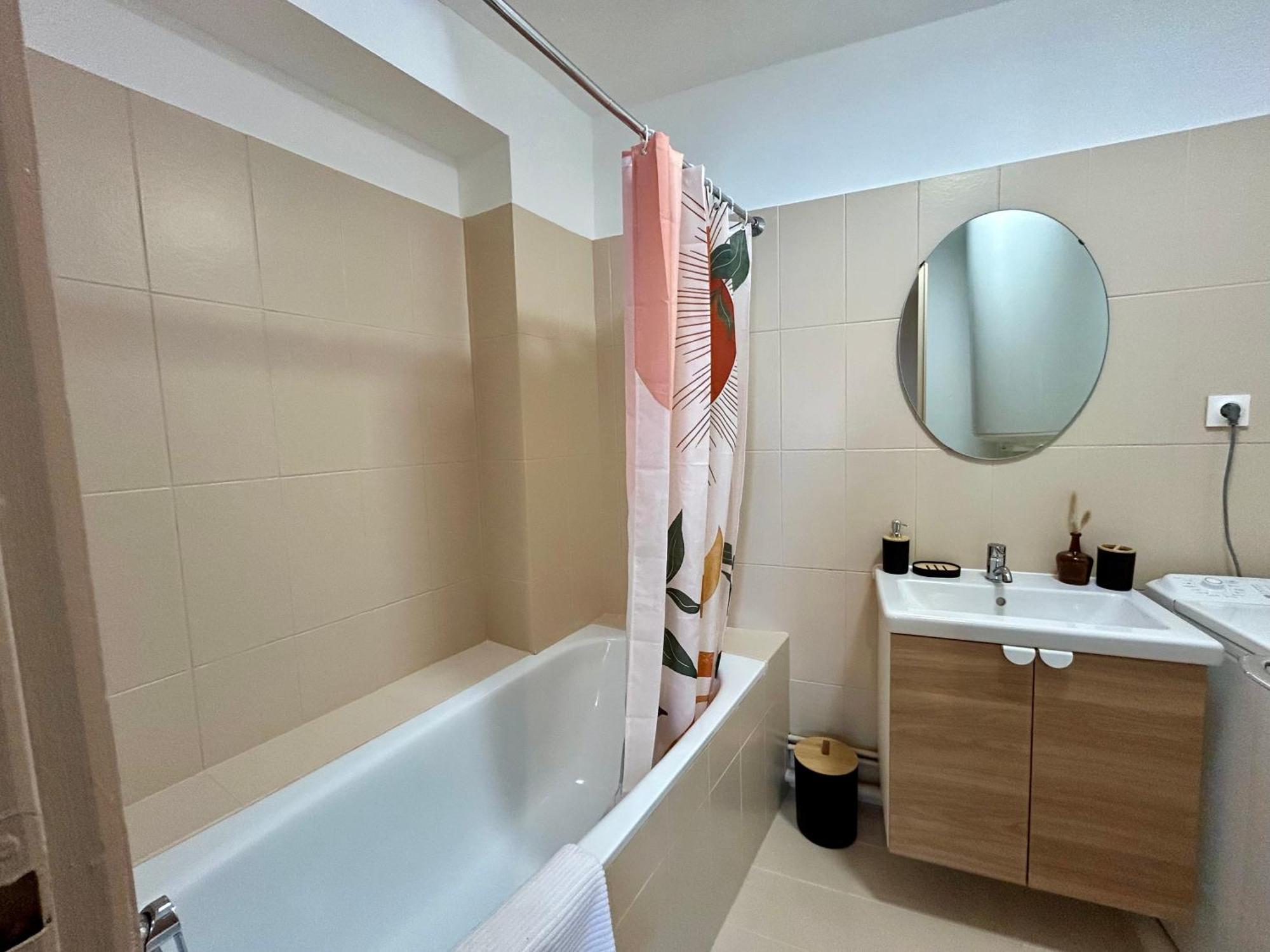 Appartement Douce Agathe - Duo-groupe, Chaleureux, Tram 200m, Centre 10min
