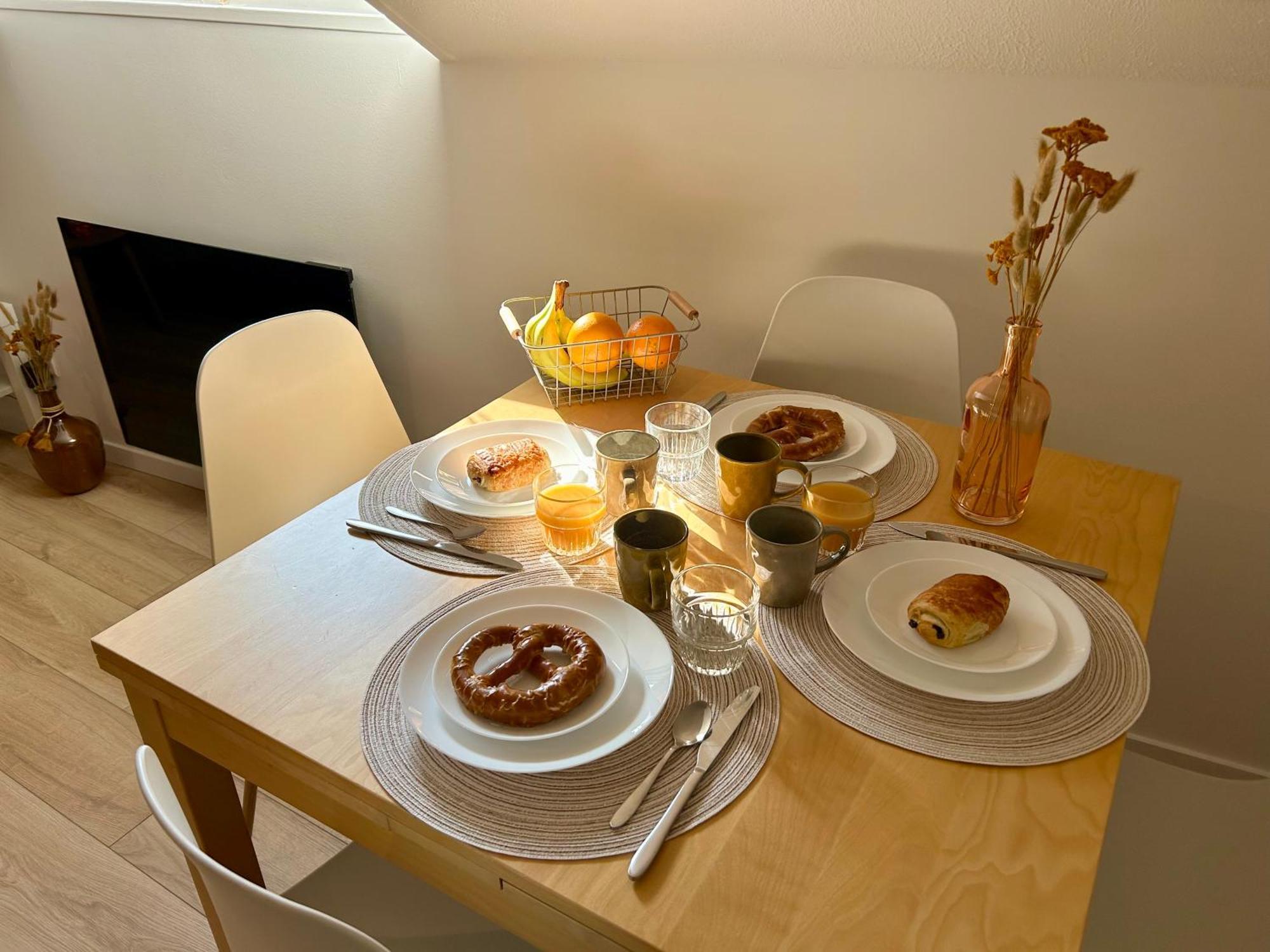 Douce Agathe - Duo-groupe, Chaleureux, Tram 200m, Centre 10min Appartement *