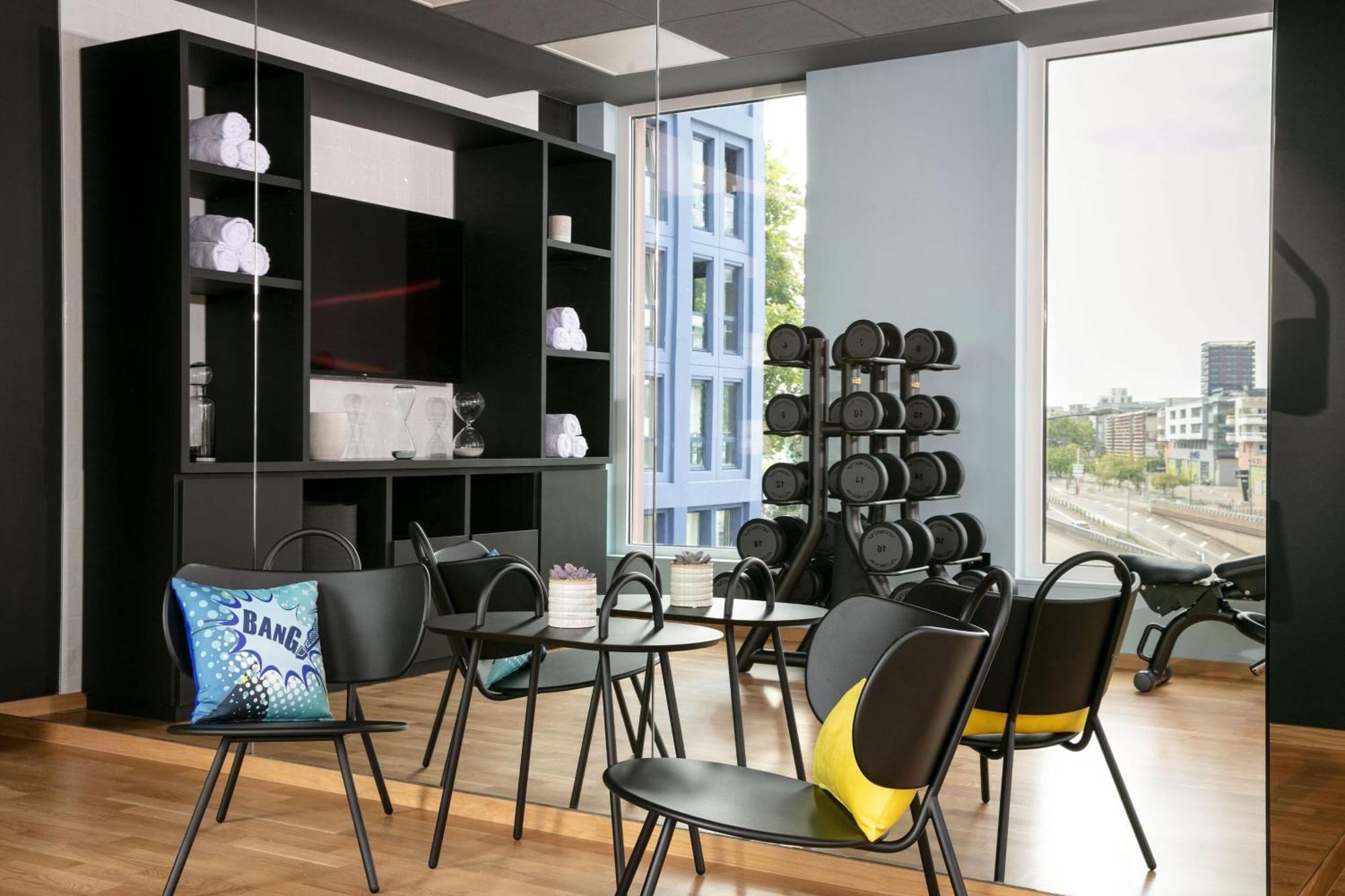 Aloft Etoile Hotel 4*