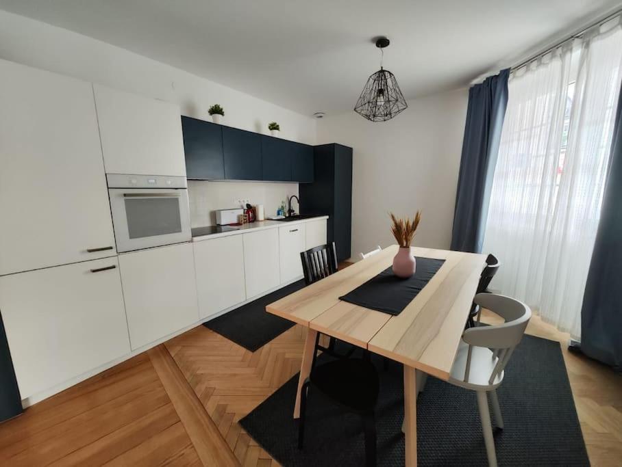 Apartment Near The Magic 6 Persons Apartment, 5-minute Walk To Christmas Market! Straßburg