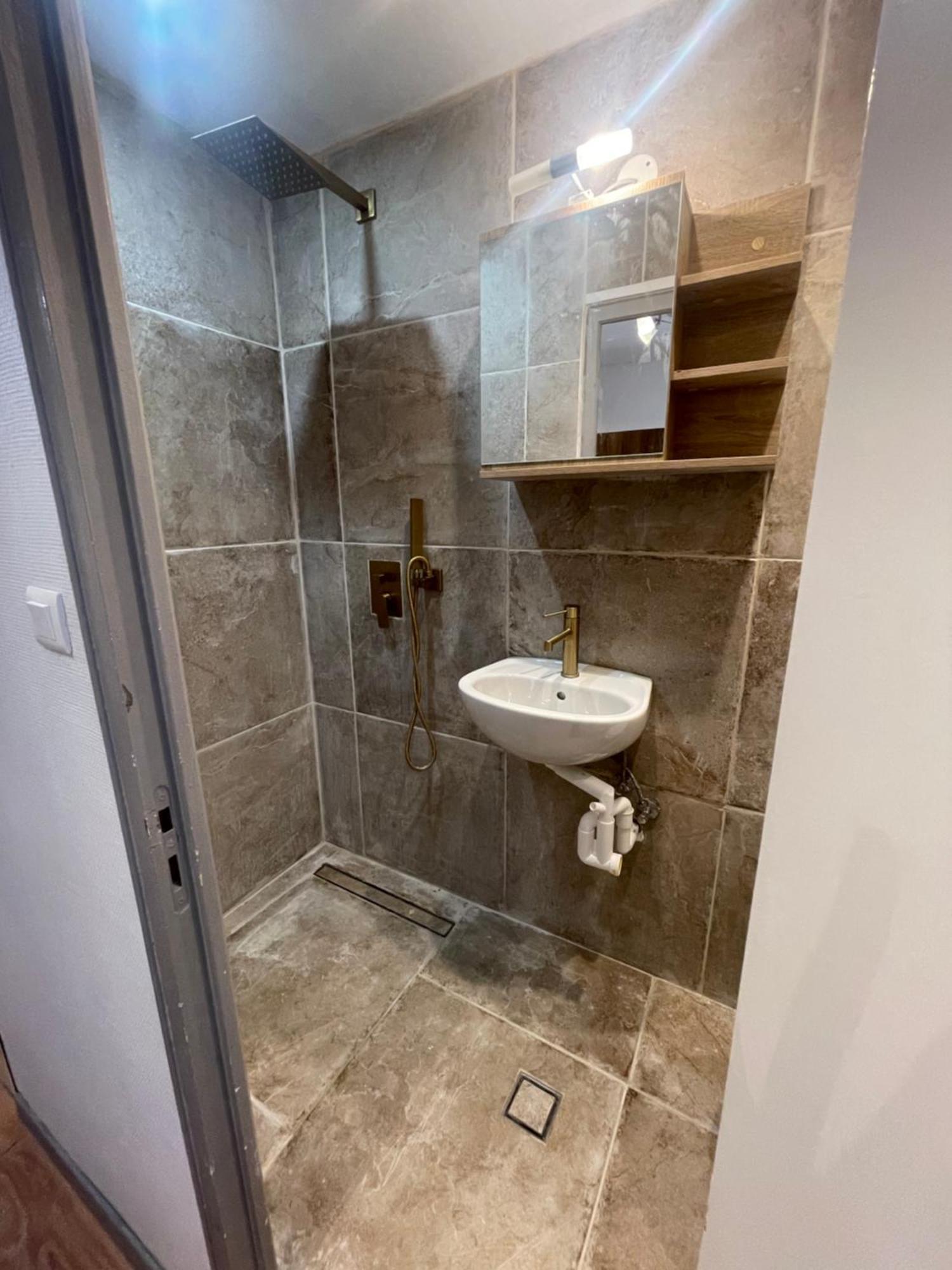 Petit Cocon Emplacement Ideal Centre Ville, Place De Pierre Rdc 25m2