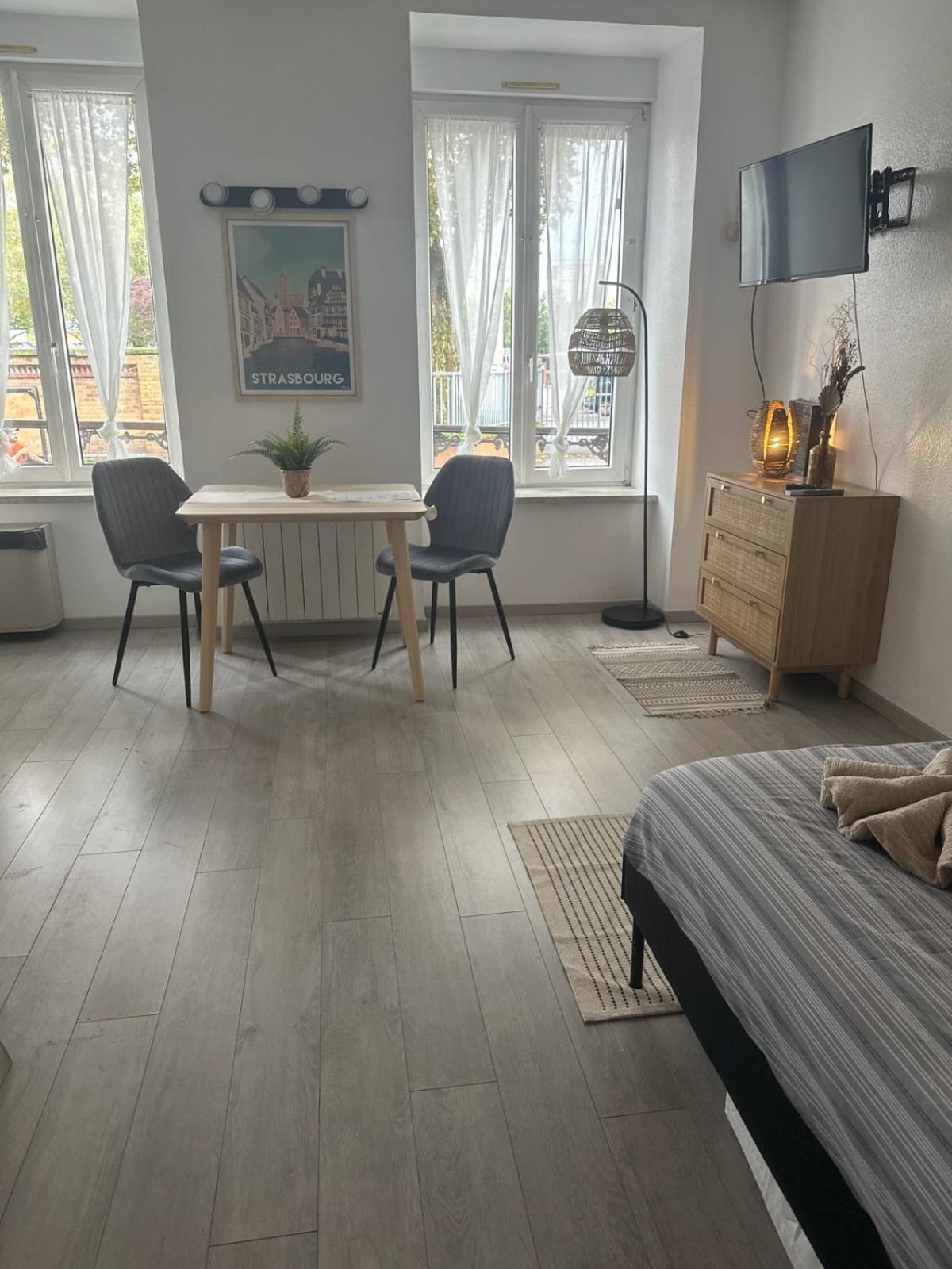 Entier Proche Gare Et Centre Appartement