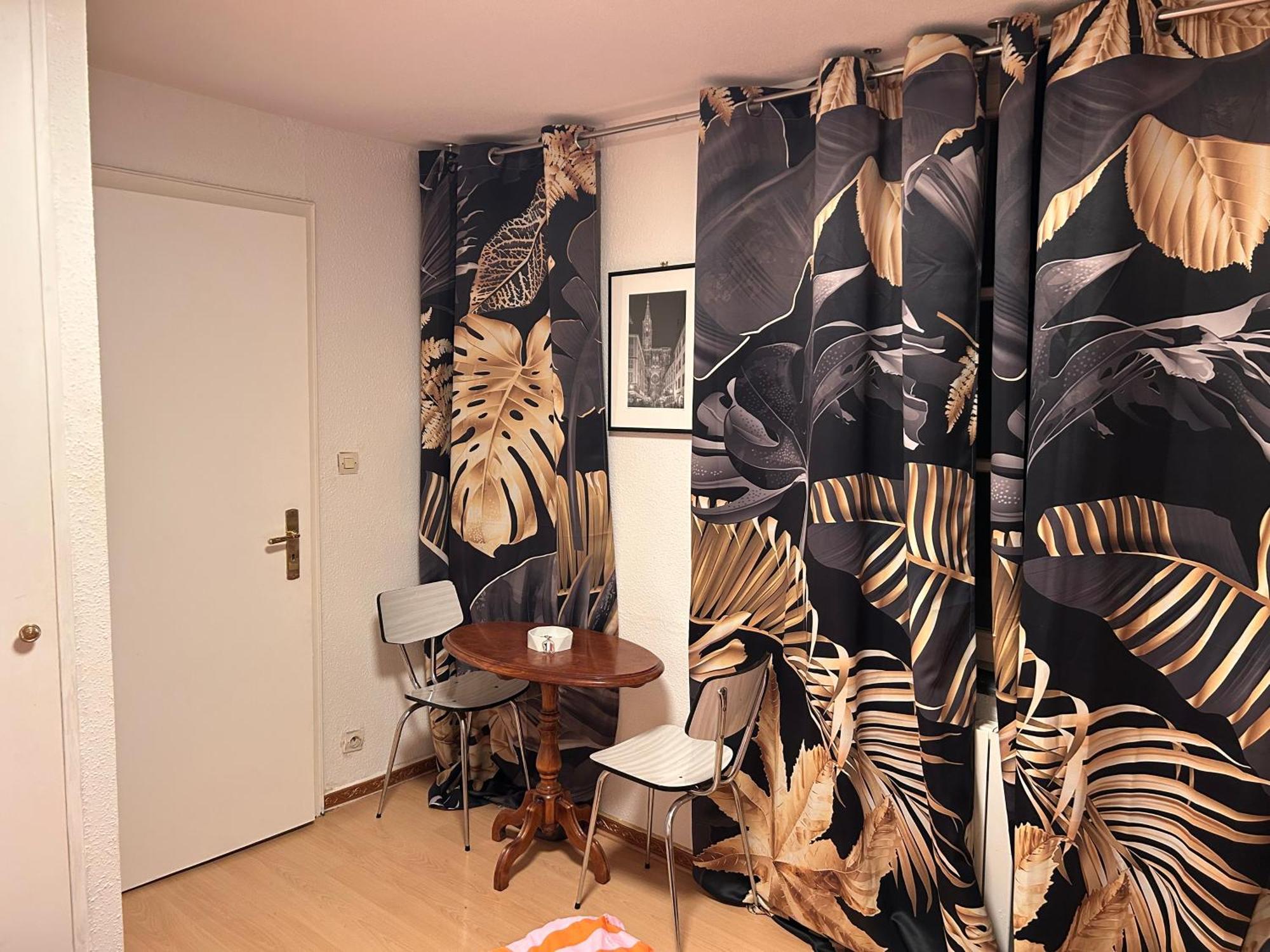 Appartement In Center *