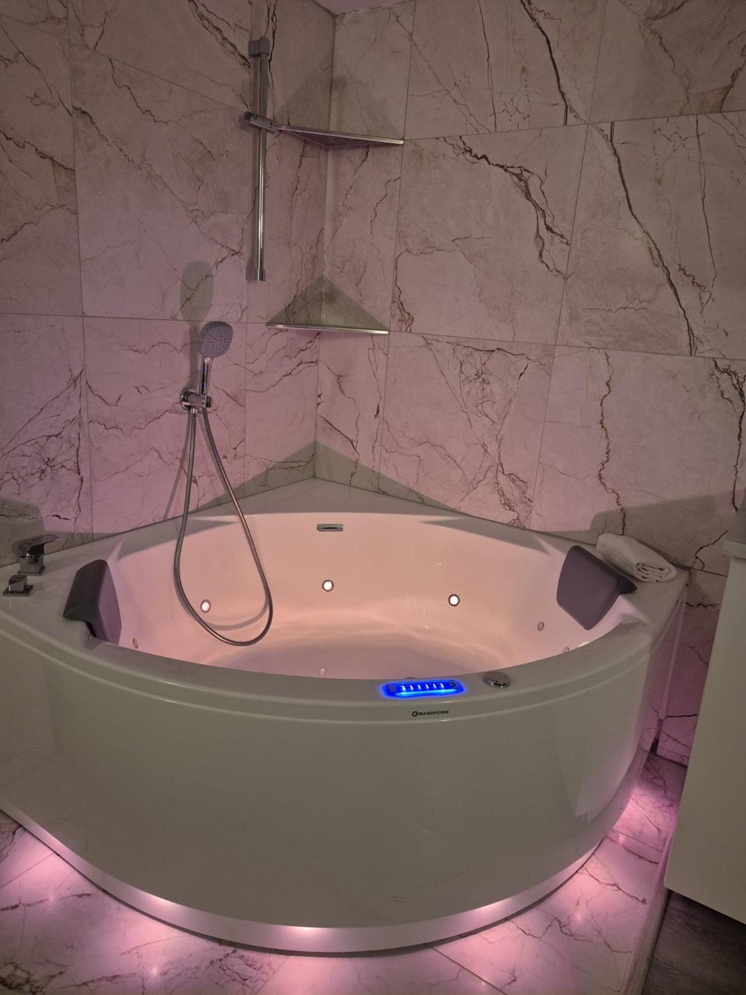 De Charme Avec Jacuzzi - Escapade Relaxante Strasbourg