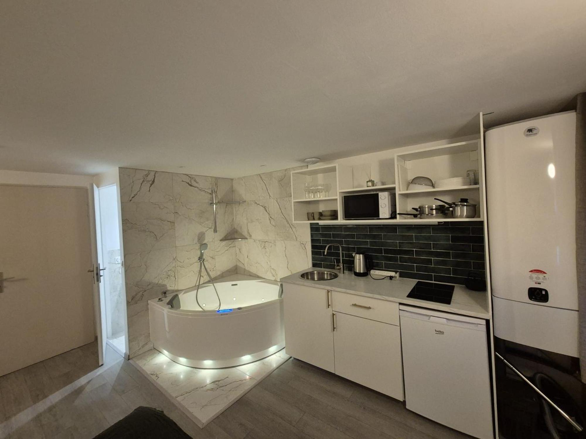 De Charme Avec Jacuzzi - Escapade Relaxante Strasbourg
