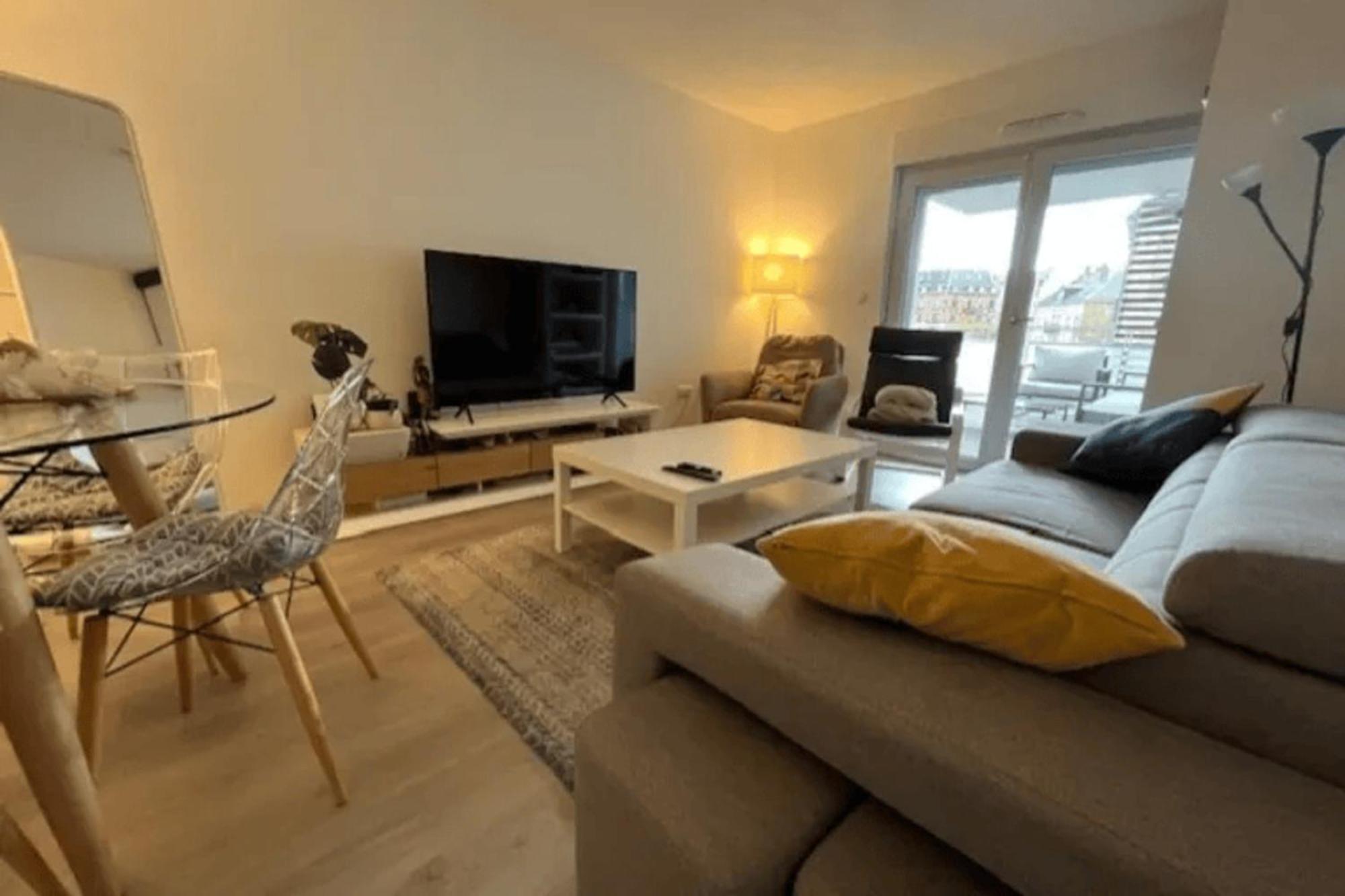 Soh Rent Place Des Halles *