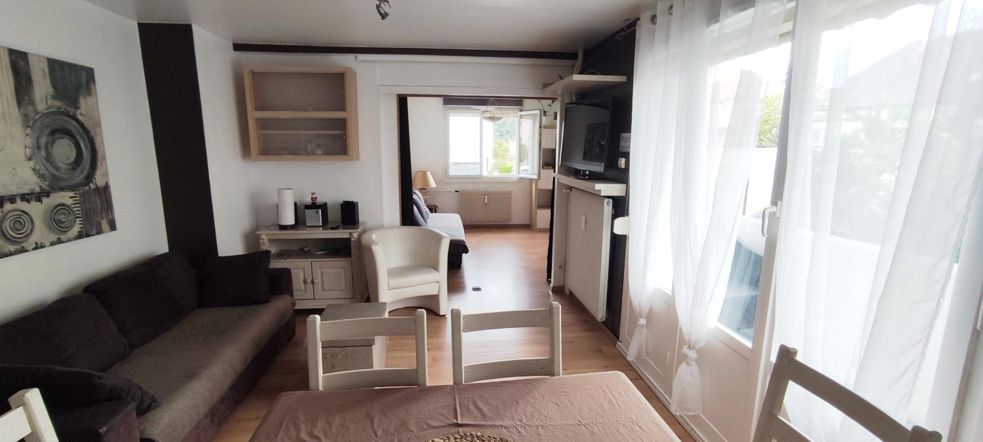 Pretty 4-room In A Quiet Area 3 Bedrooms Apartment Straßburg