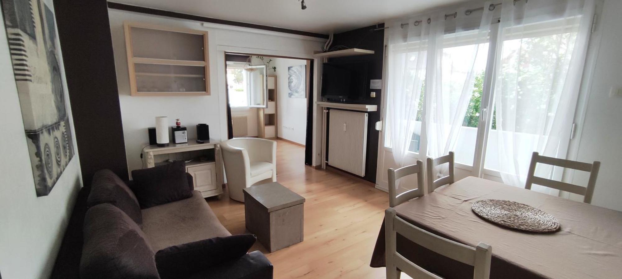Pretty 4-room In A Quiet Area 3 Bedrooms Straßburg